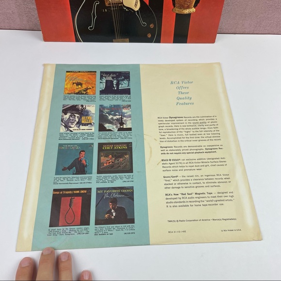 Chet Atkins Picks On The Beatles Vinyl Music Record - Picture 5 of 7